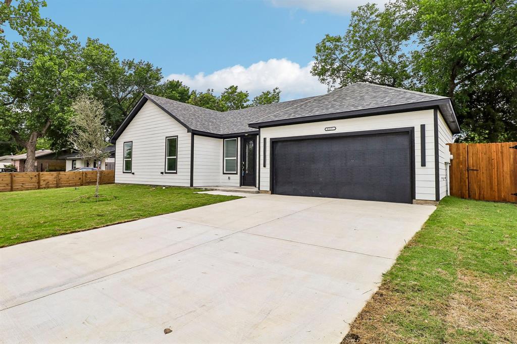 827 Powell Circle Property Photo 3