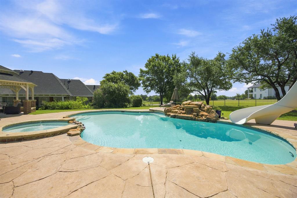 621 Liechty Court Property Photo 33