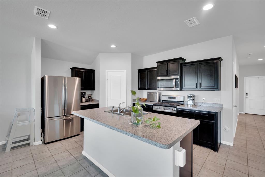 16620 Portage Street Property Photo 3