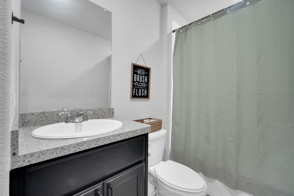 16620 Portage Street Property Photo 15