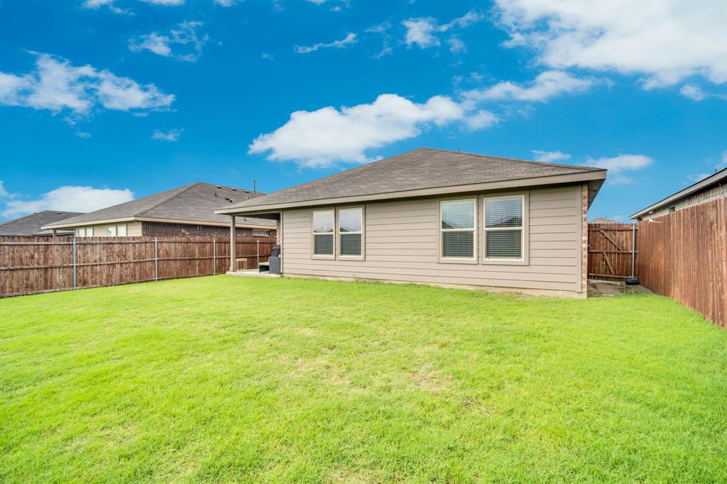 16620 Portage Street Property Photo 20