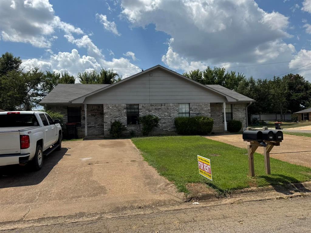 4515 Se Loop 286 Property Photo 7