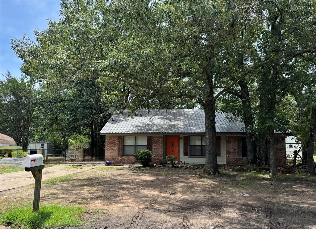 4515 Se Loop 286 Property Photo 12