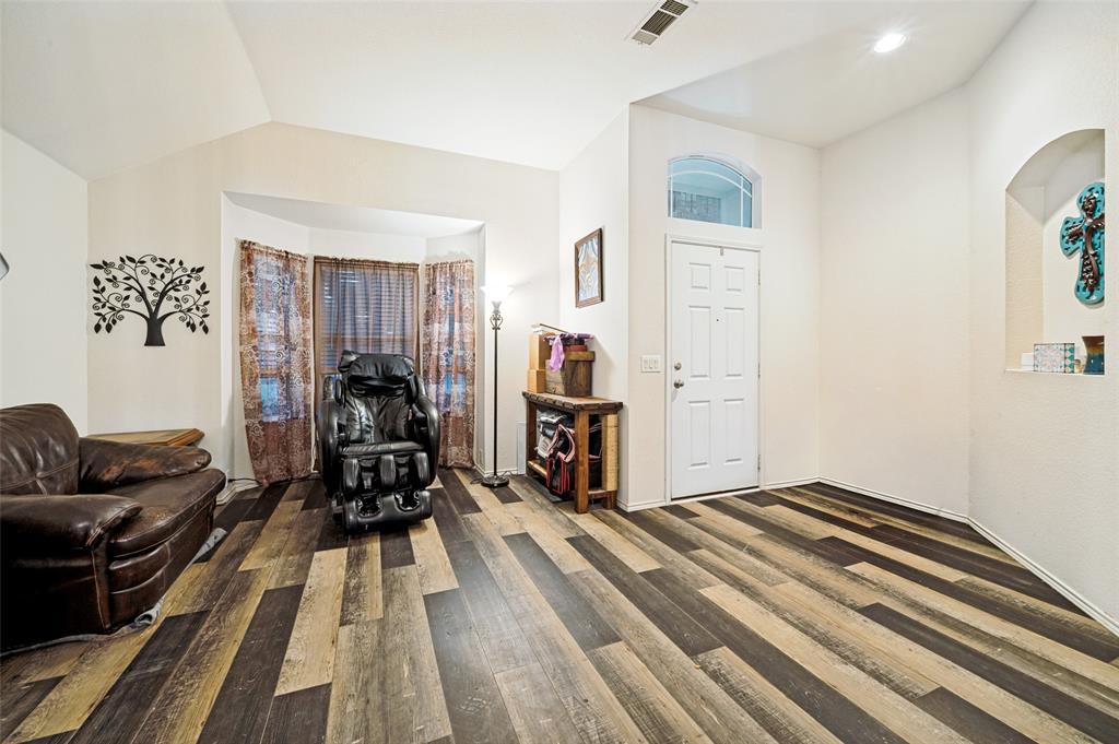 8701 Wagon Trail Property Photo 3