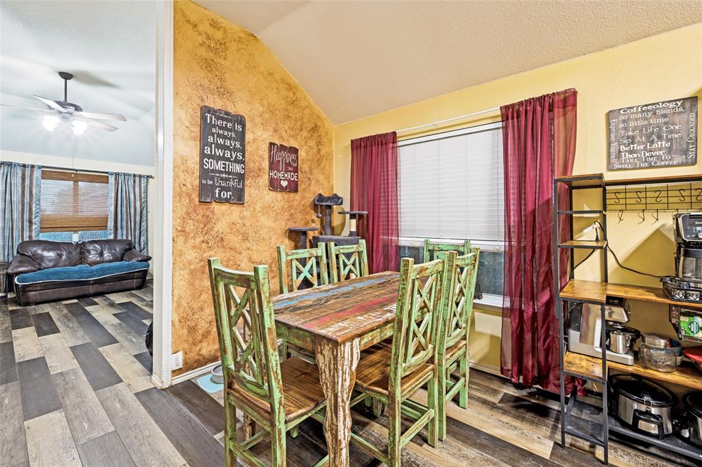 8701 Wagon Trail Property Photo 9