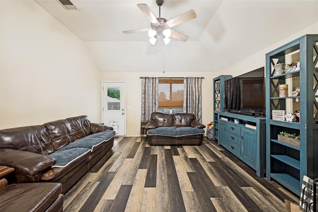 8701 Wagon Trail Property Photo 11
