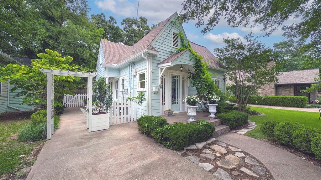 1106 Tucker Street Property Photo 1