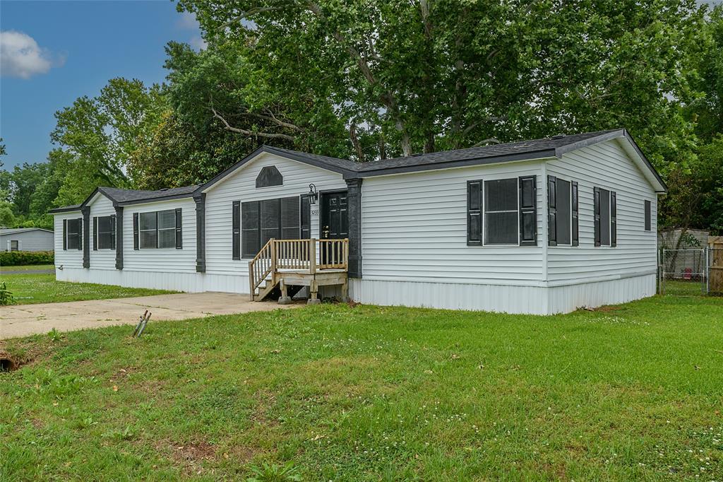 5233 Timothy Trail Property Photo 3