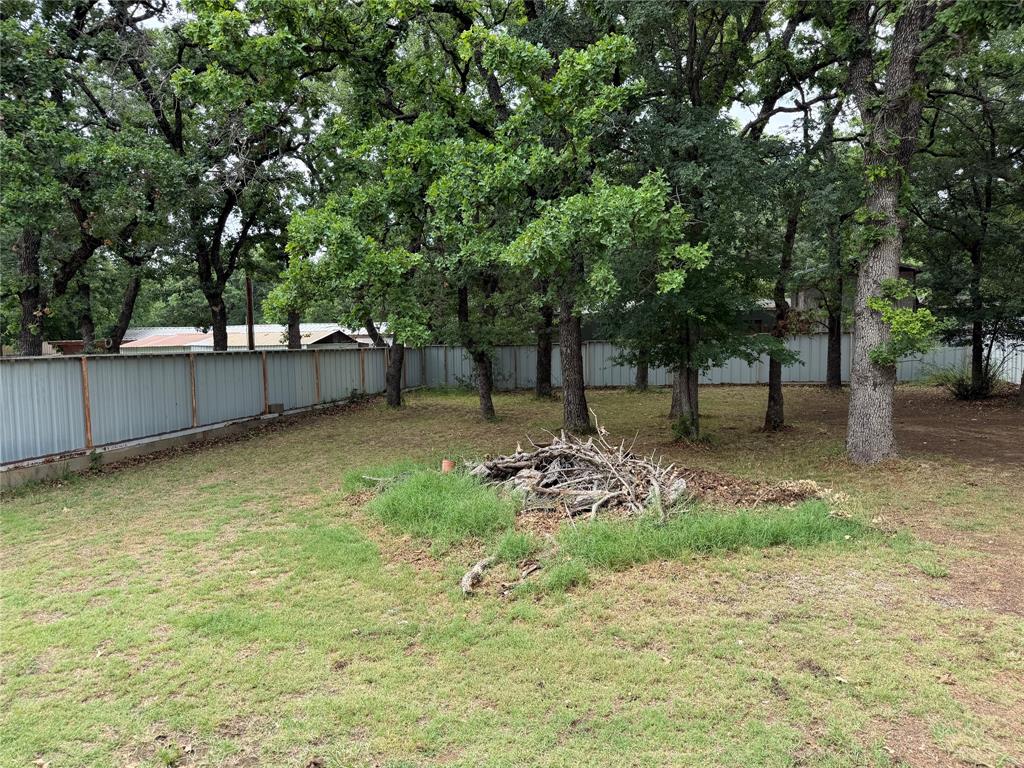 2140 Redbud Drive Property Photo 6