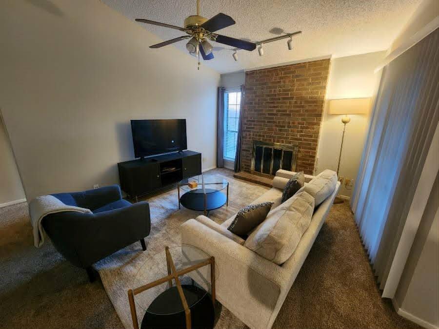 1100 Riverchase Lane 209 Property Photo 7