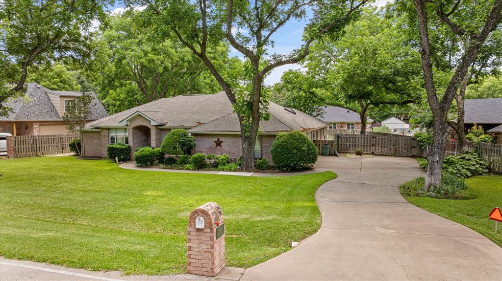 8912 Green Leaves Drive Property Photo 1