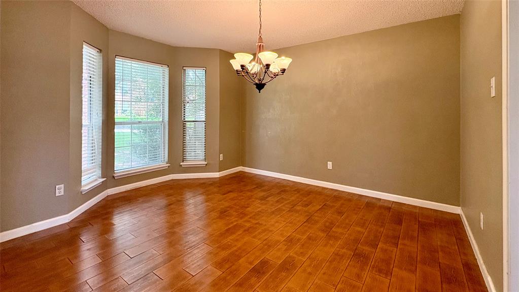 805 Fall Drive Property Photo 4