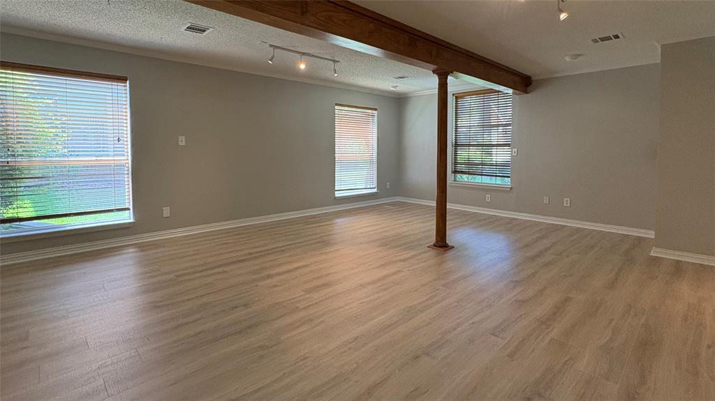805 Fall Drive Property Photo 11