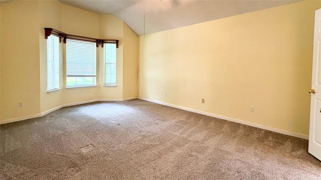 805 Fall Drive Property Photo 15