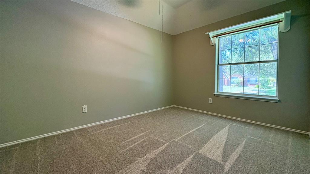 805 Fall Drive Property Photo 21
