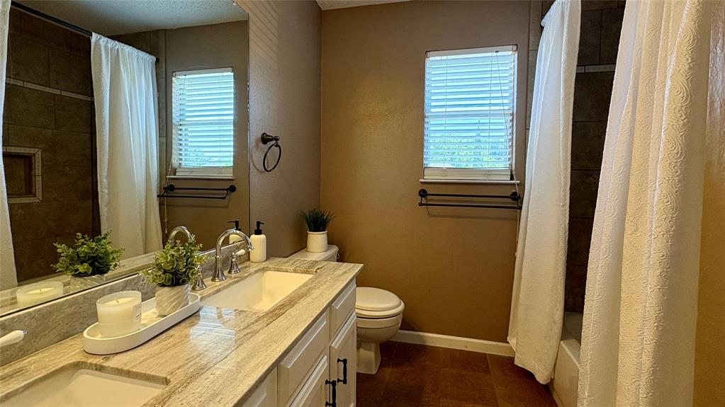 805 Fall Drive Property Photo 23