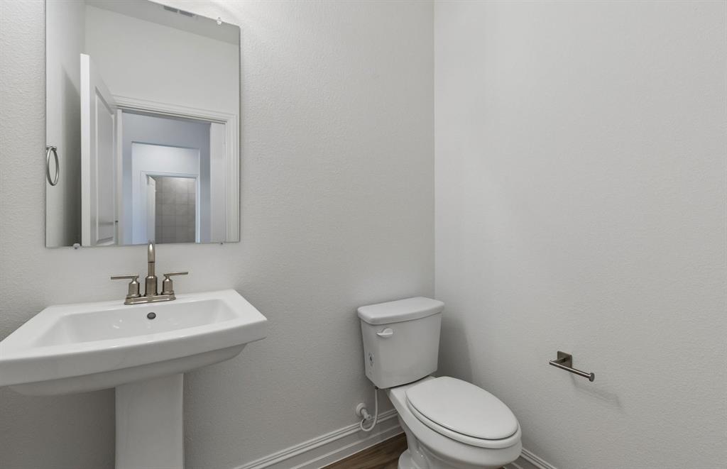 11161 Roxburgh Road Property Photo 4