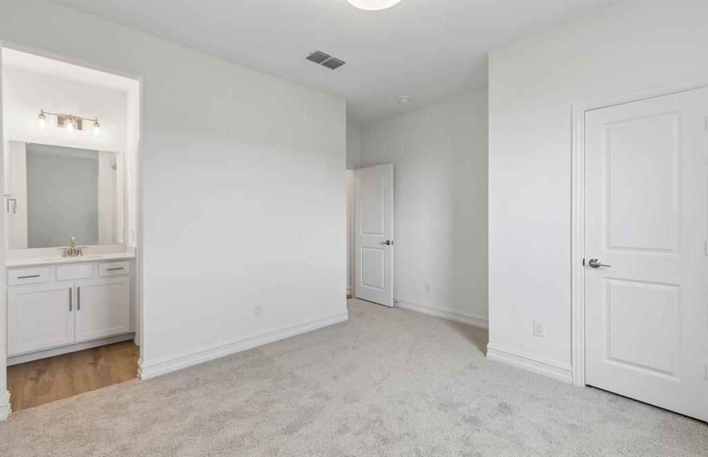 11161 Roxburgh Road Property Photo 16
