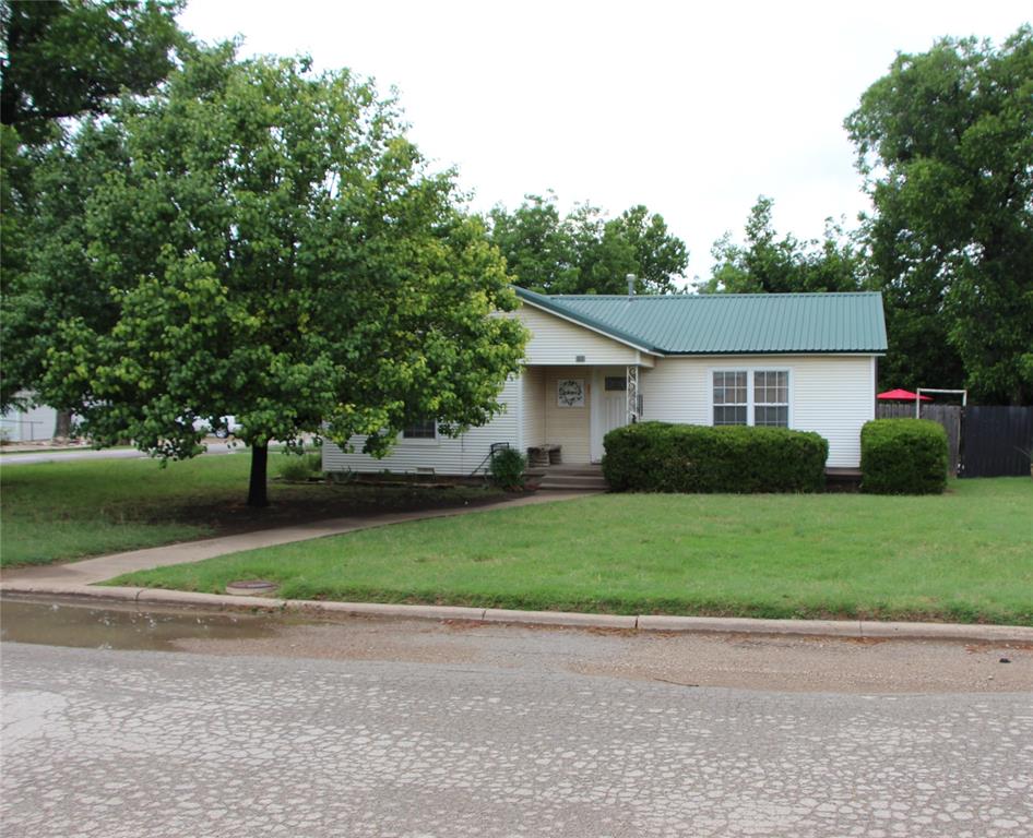 800 Griffin Road Property Photo 1