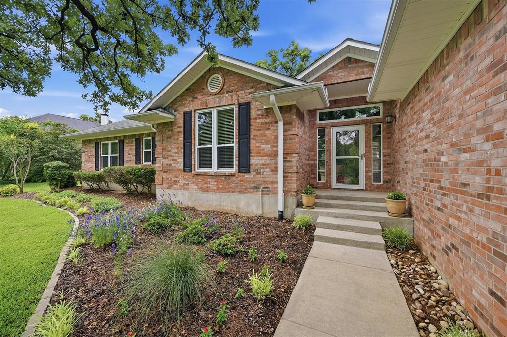 106 Santee Drive Property Photo 4