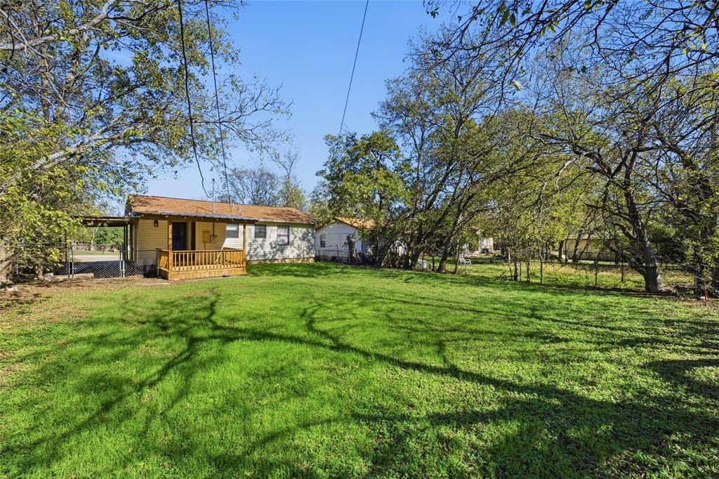 204 E Fowler Avenue Property Photo 9