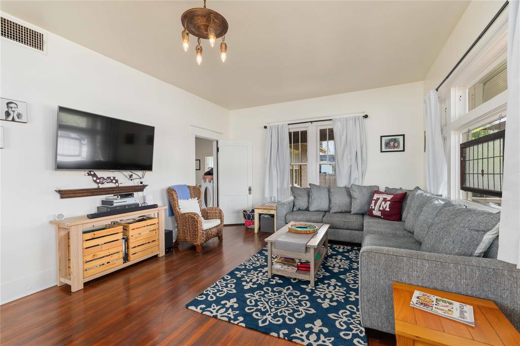 1700 Austin Avenue Property Photo 6