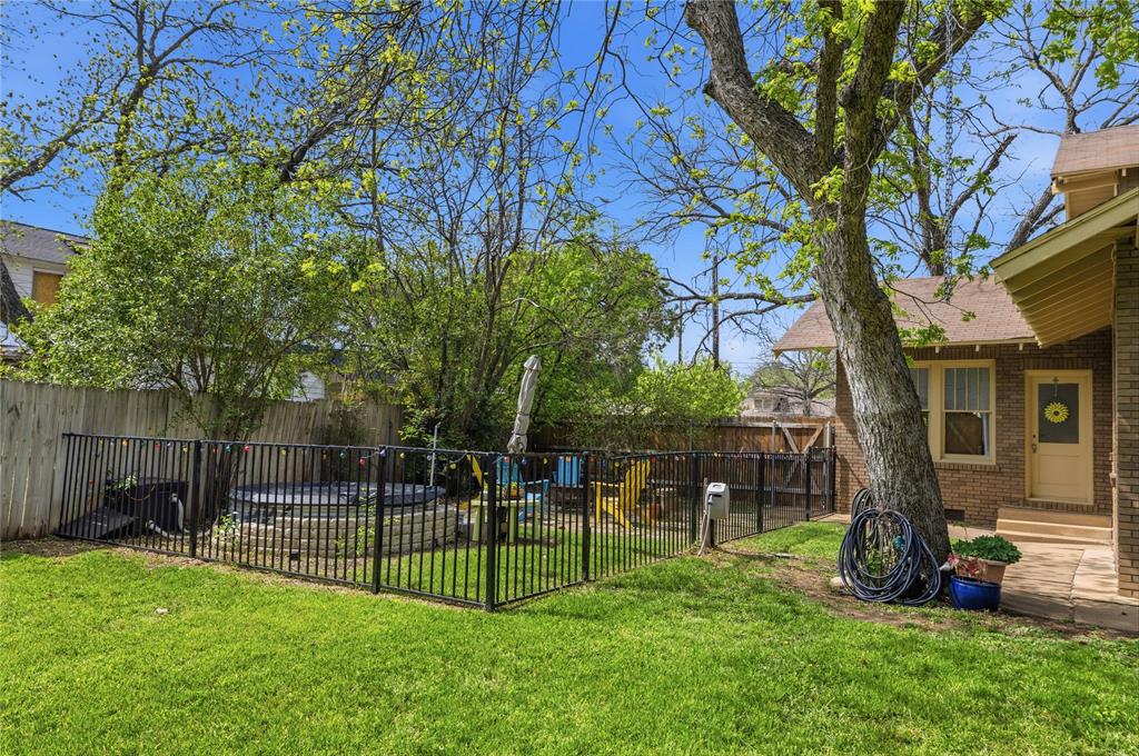 1700 Austin Avenue Property Photo 29