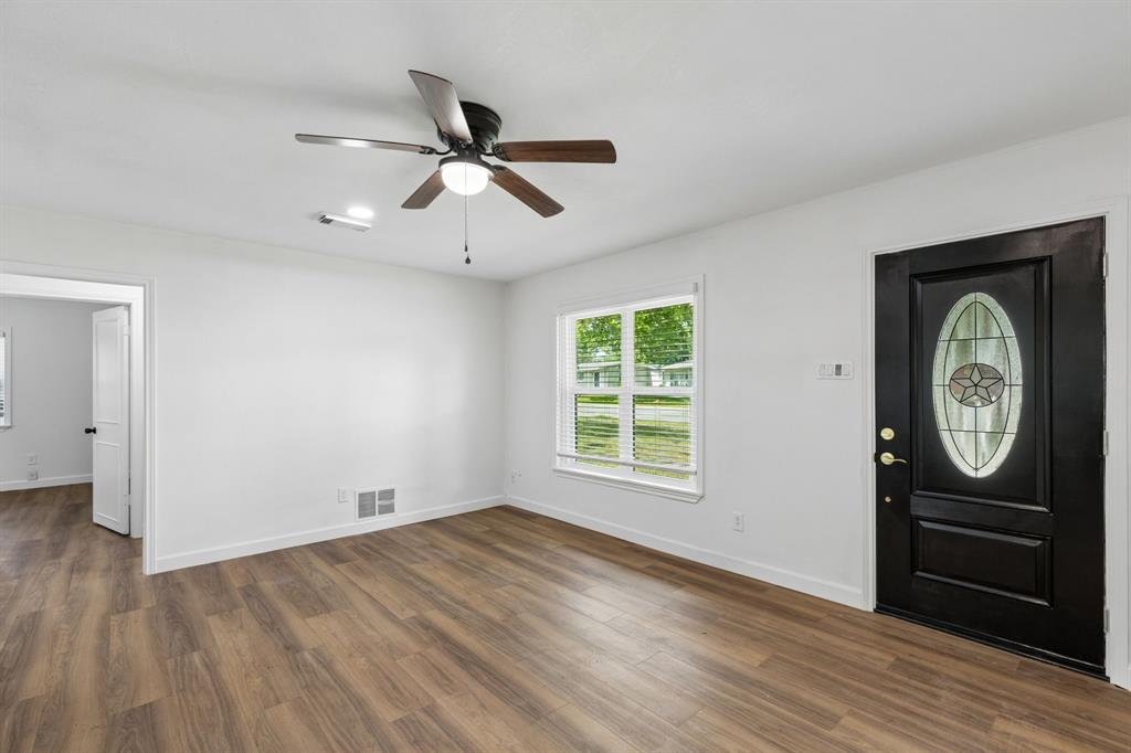 1540 Murray Drive Property Photo 8