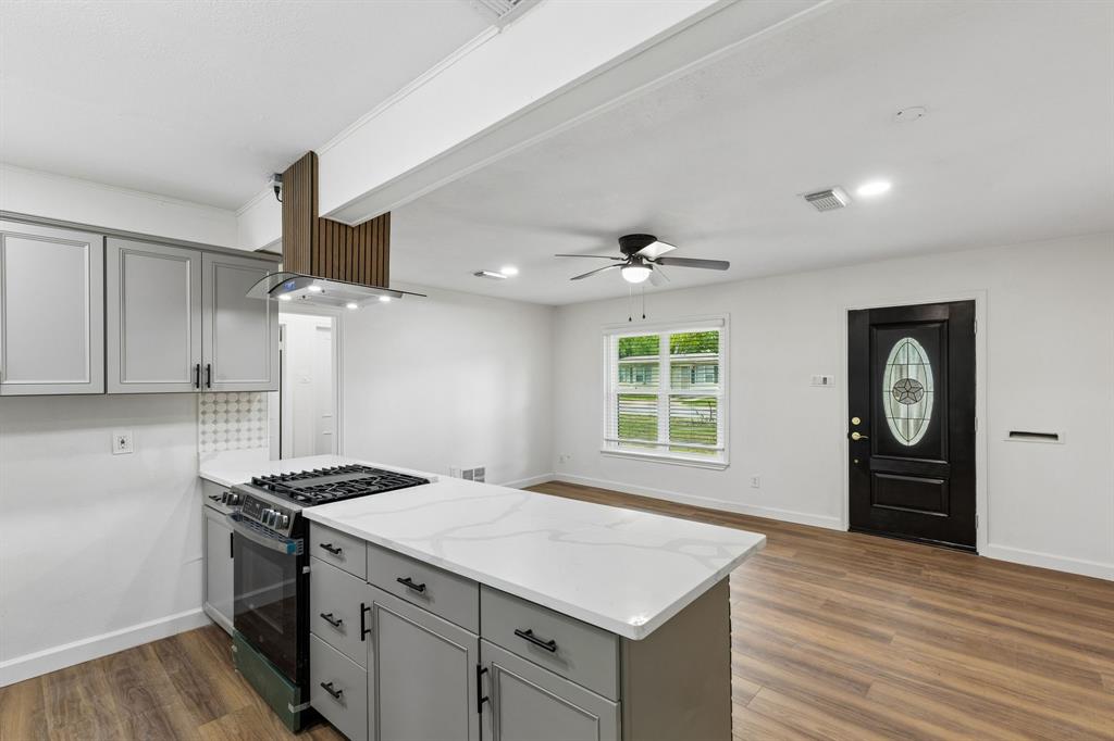 1540 Murray Drive Property Photo 11