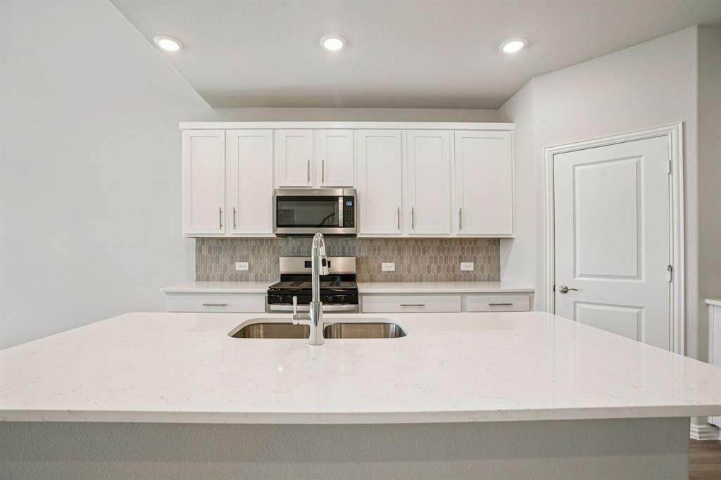 4004 Palestine Drive Property Photo 1