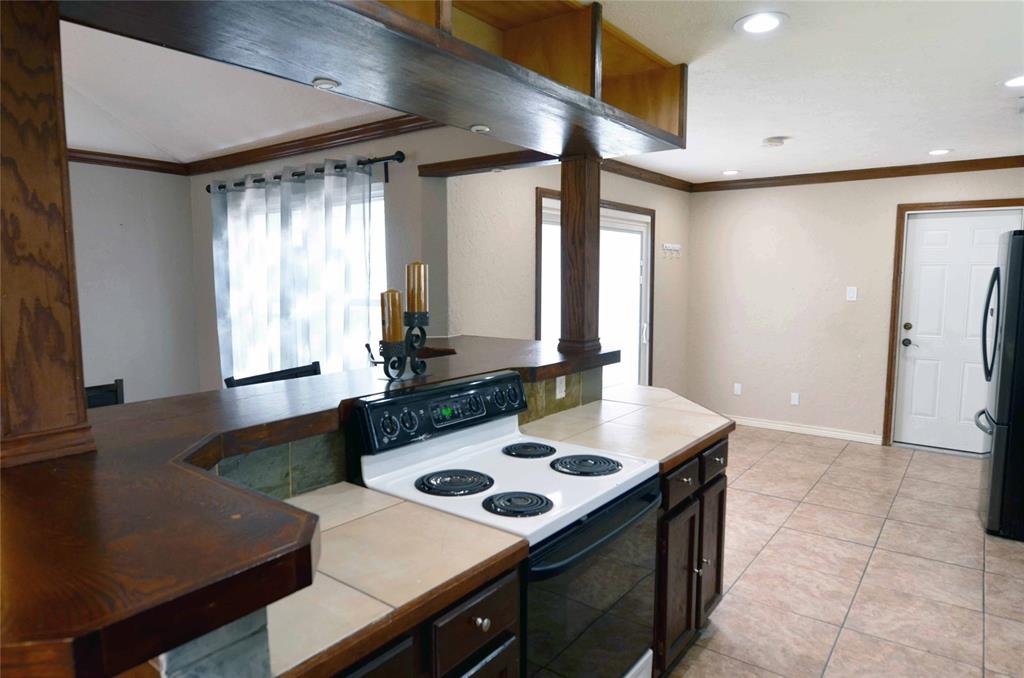 2406 Redbrook Court Property Photo 3