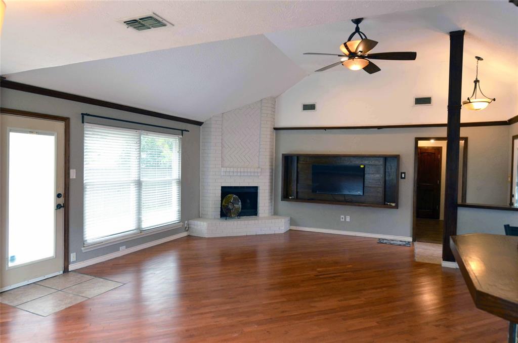 2406 Redbrook Court Property Photo 6