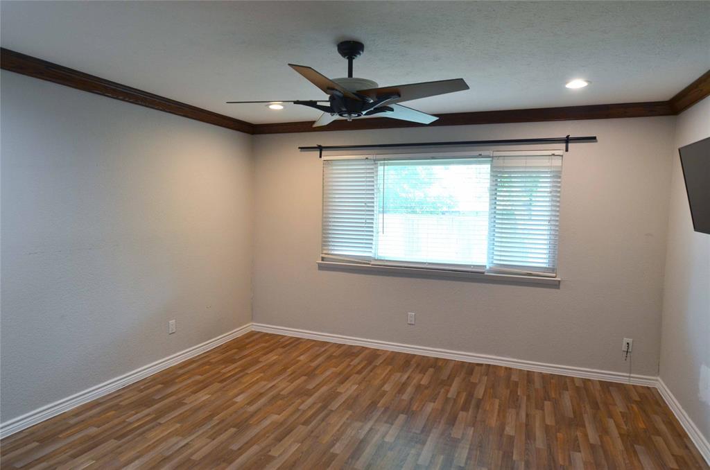 2406 Redbrook Court Property Photo 18