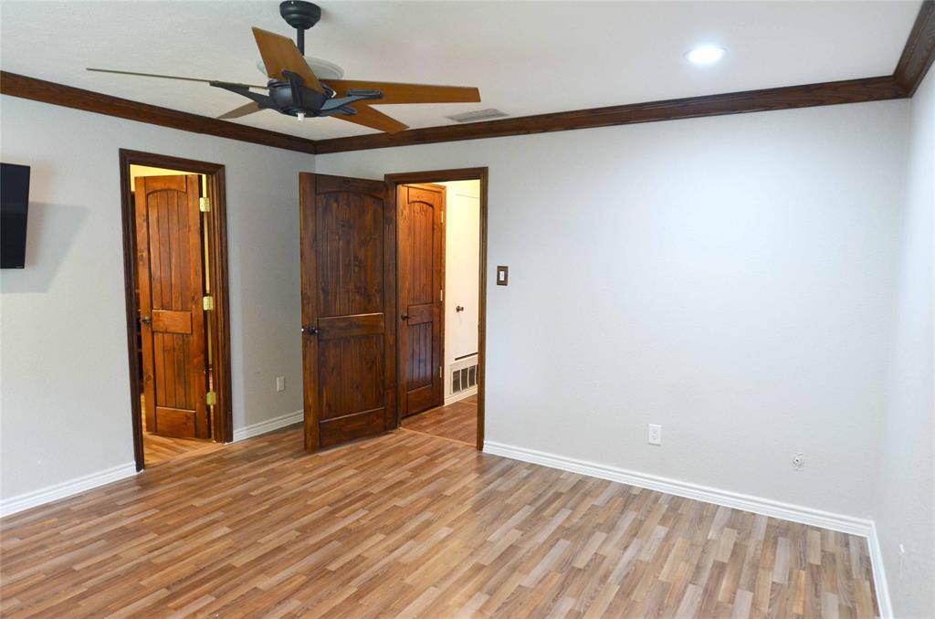 2406 Redbrook Court Property Photo 19