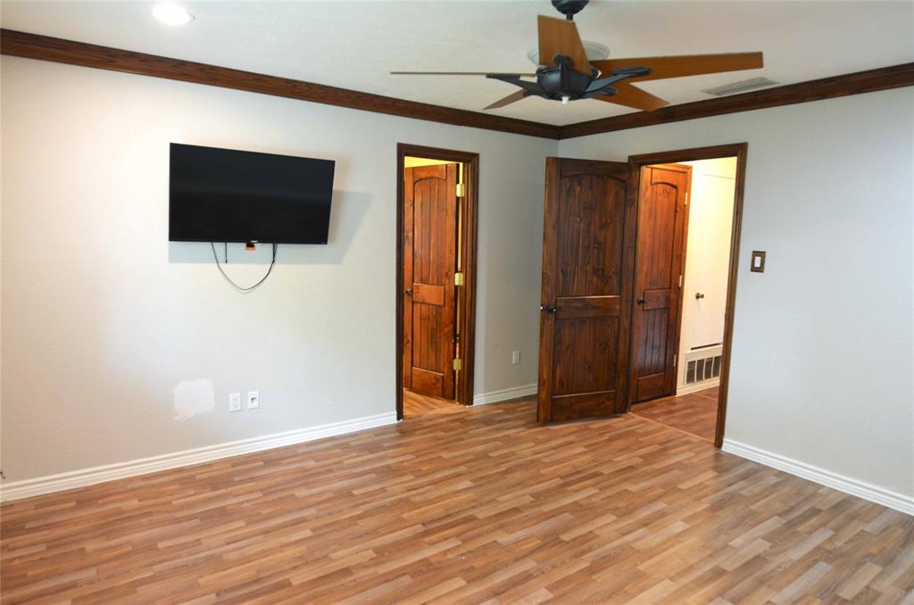 2406 Redbrook Court Property Photo 20