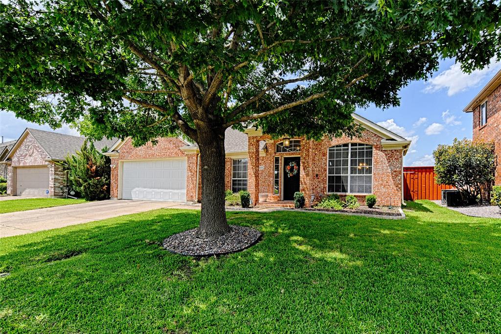 10013 White Lane Property Photo 1