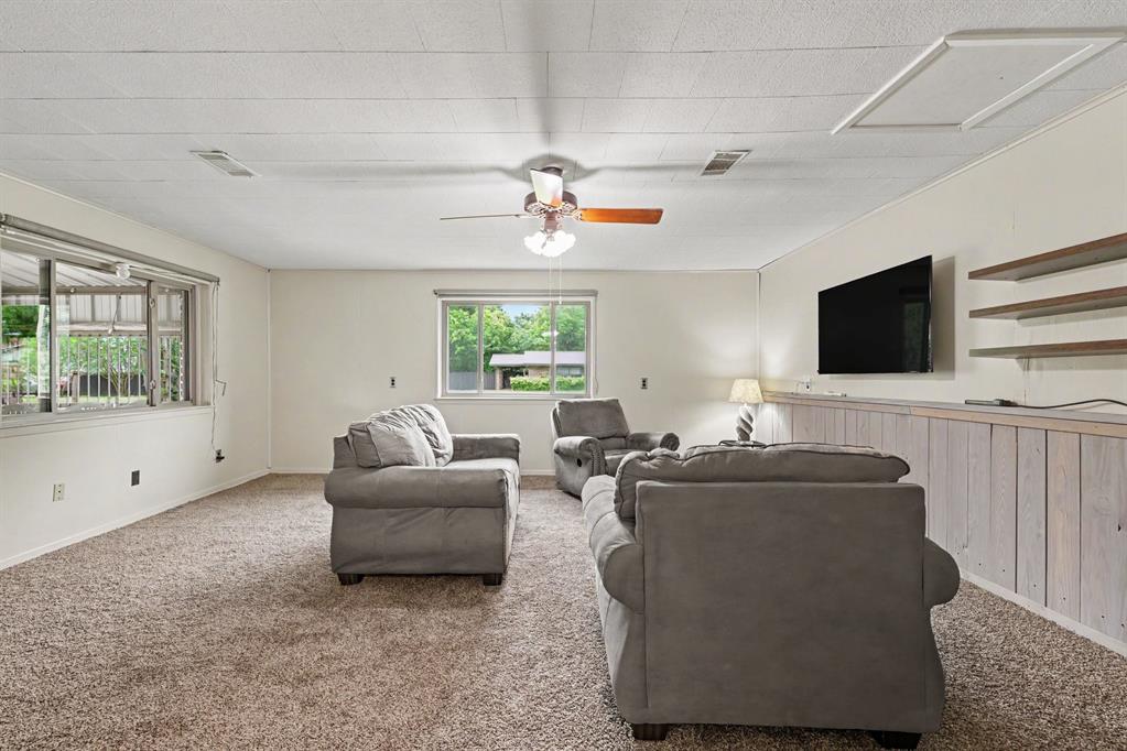 805 Wes Michael Road Property Photo 12