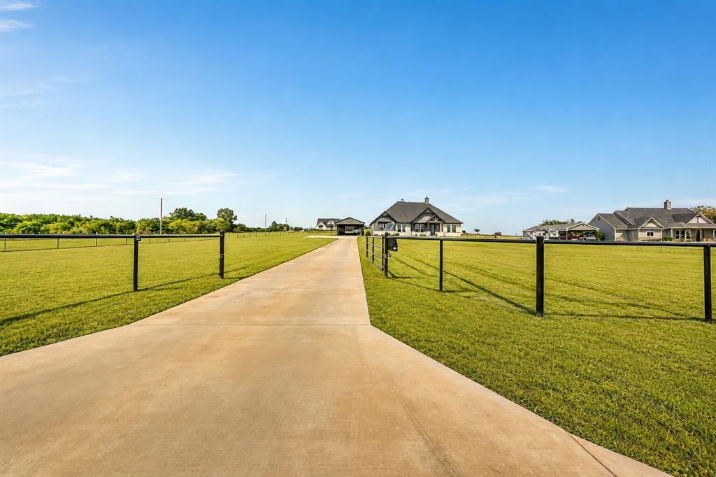 2433 Old Denton Highway Property Photo 6