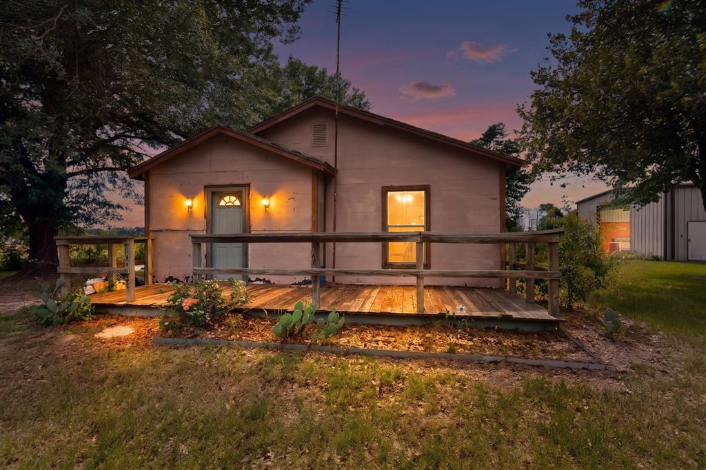 10075 Fm 429 Property Photo 1