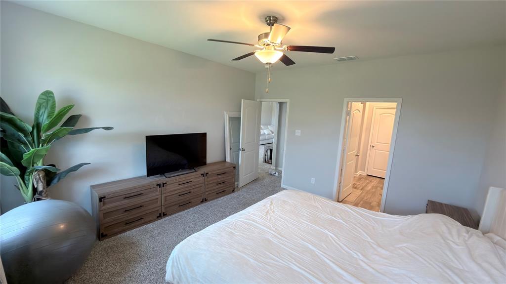 2100 Penaflor Drive Property Photo 18