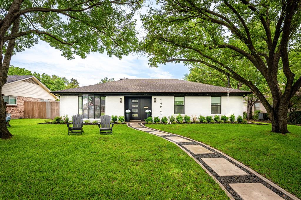 1310 Seminole Drive Property Photo 1