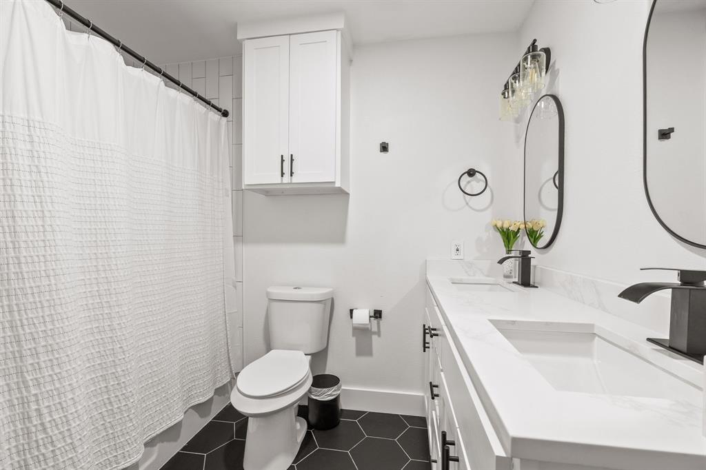 1310 Seminole Drive Property Photo 19