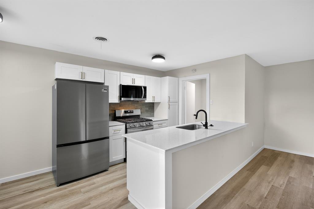 8617 Flicker Lane Property Photo 4