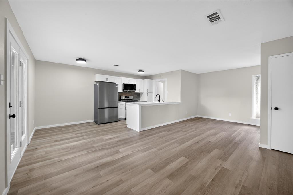 8617 Flicker Lane Property Photo 6