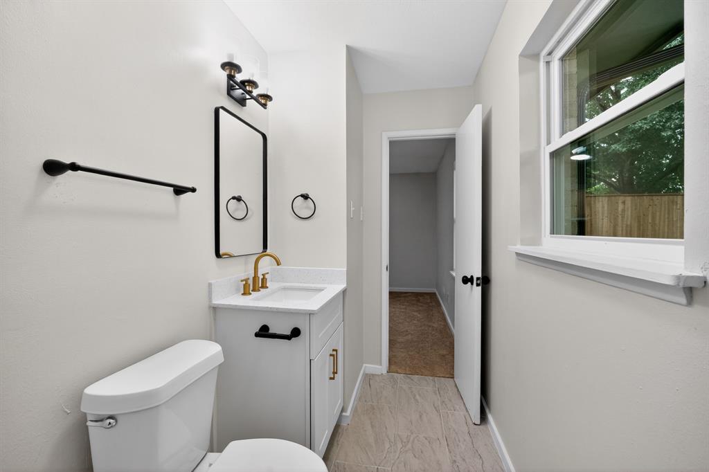 8617 Flicker Lane Property Photo 10
