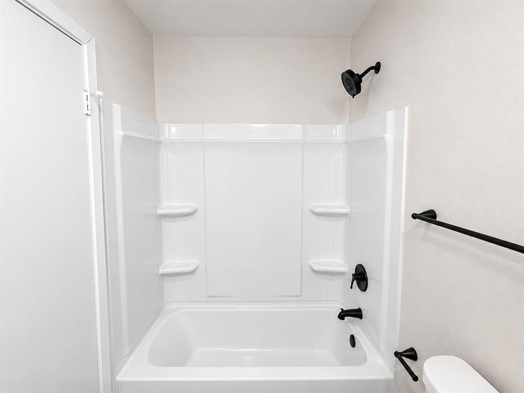 8617 Flicker Lane Property Photo 13