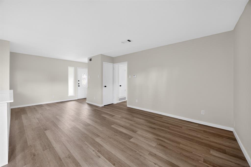 8617 Flicker Lane Property Photo 17
