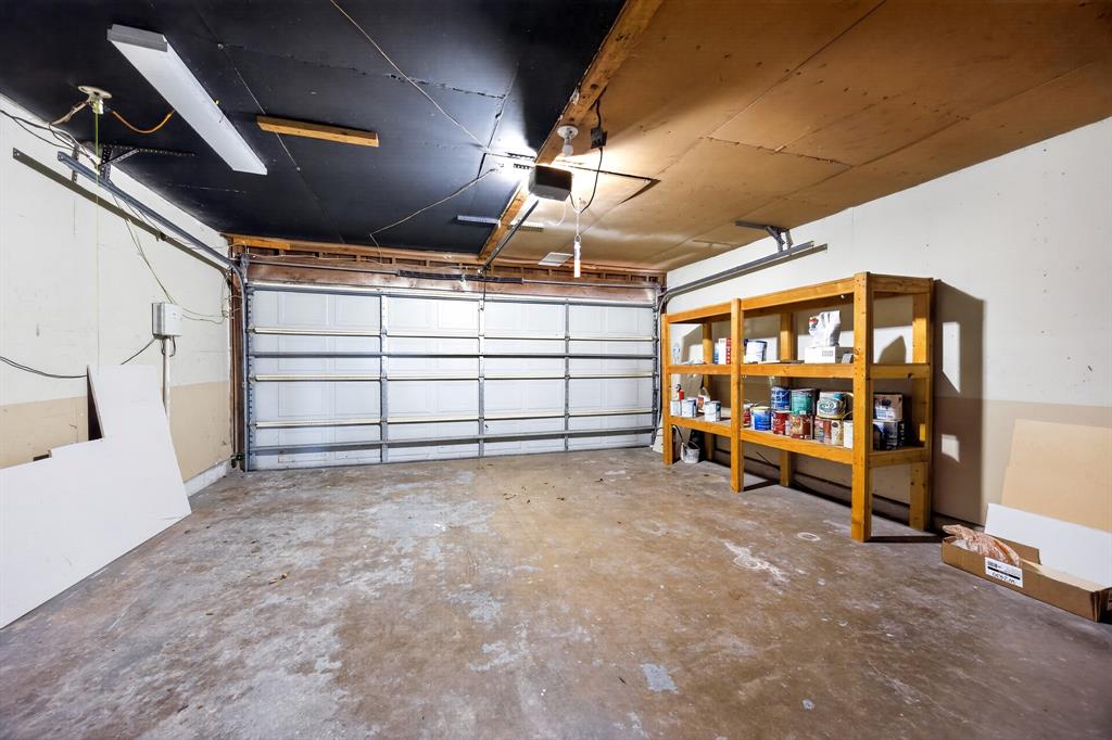 8617 Flicker Lane Property Photo 32