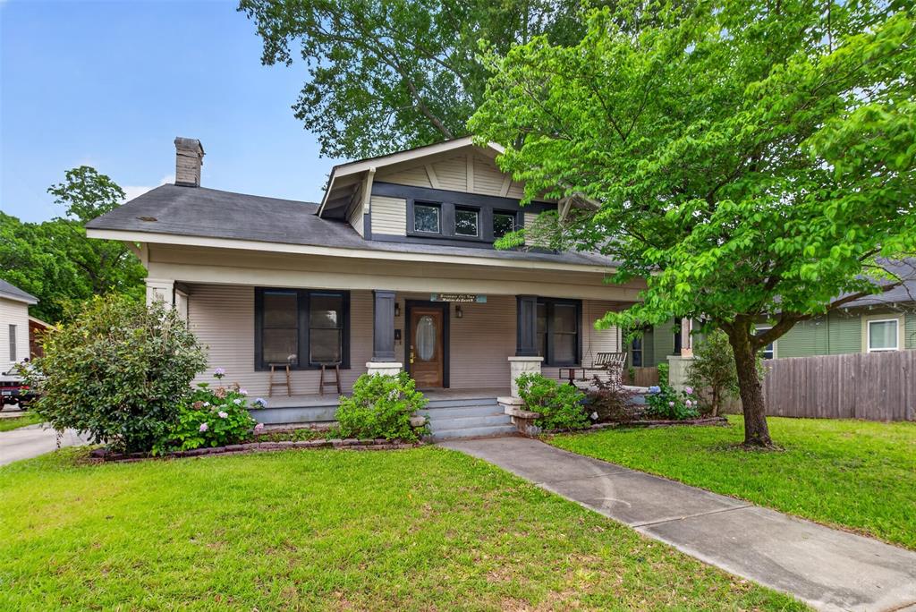 323 College Street Property Photo 1