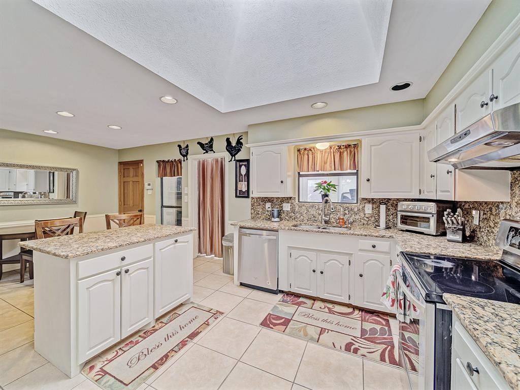 4640 Versailles Lane Property Photo 1